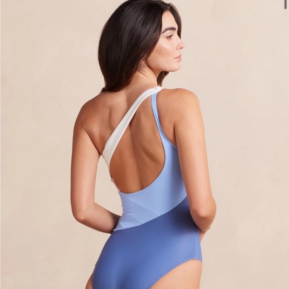 NWT- Summersalt Sidestroke Bathingsuit - Picture 2 of 5